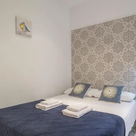 Sunny,private Terrace,wheelchair Access 公寓式酒店 4*