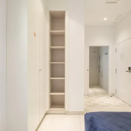 Aparthotel Sunny,private Terrace,wheelchair Access Valenza