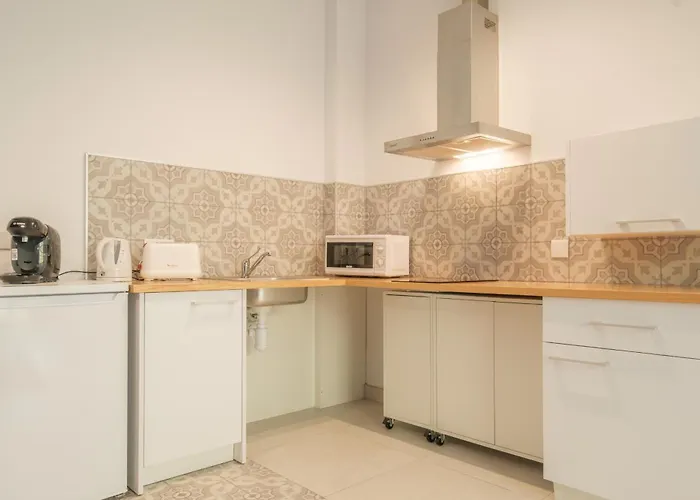 Sunny,private Terrace,wheelchair Access 公寓式酒店 4*