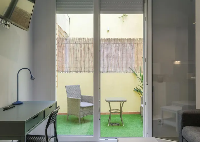 Sunny,private Terrace,wheelchair Access 公寓式酒店 4*